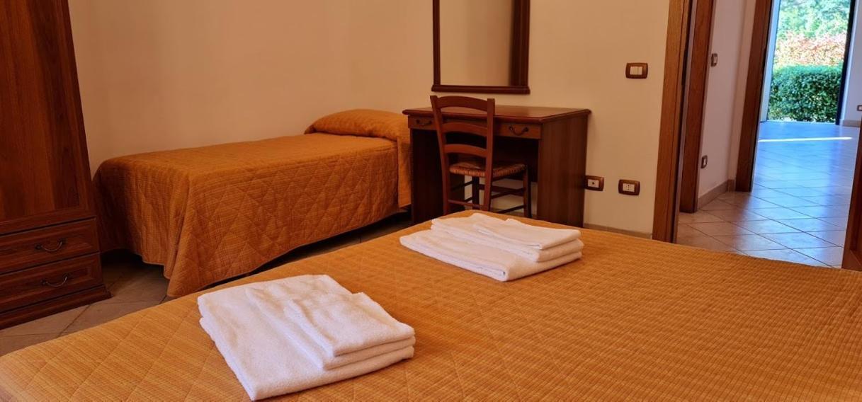 Aparthotel Oasi Del Grillo Castelnuovo Berardenga Exteriér fotografie