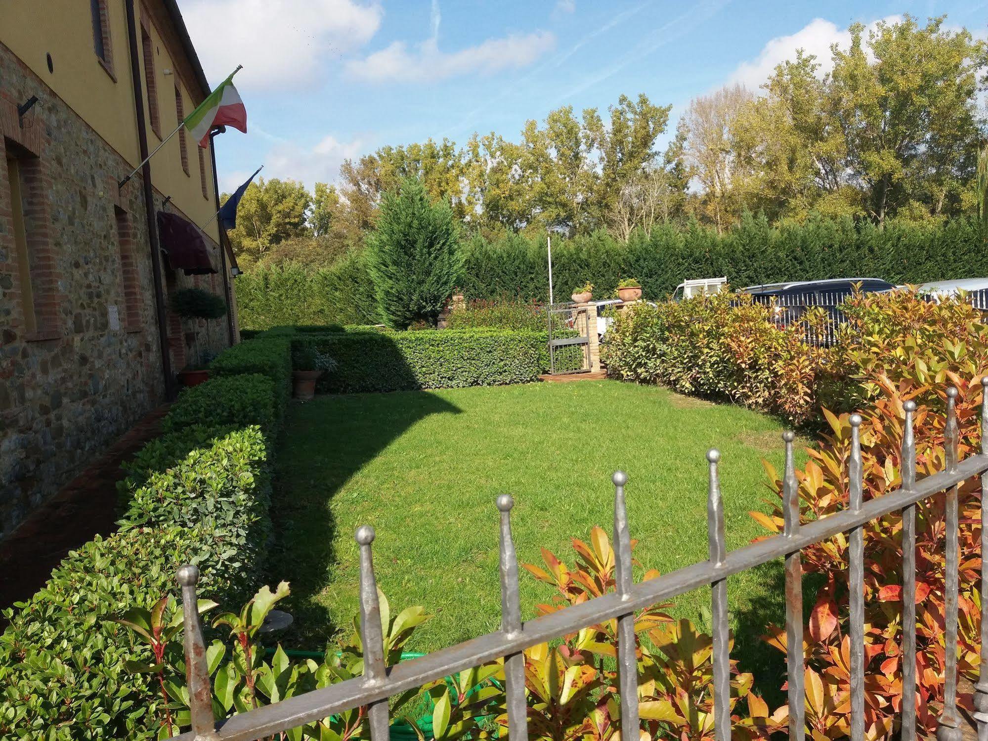 Aparthotel Oasi Del Grillo Castelnuovo Berardenga Exteriér fotografie