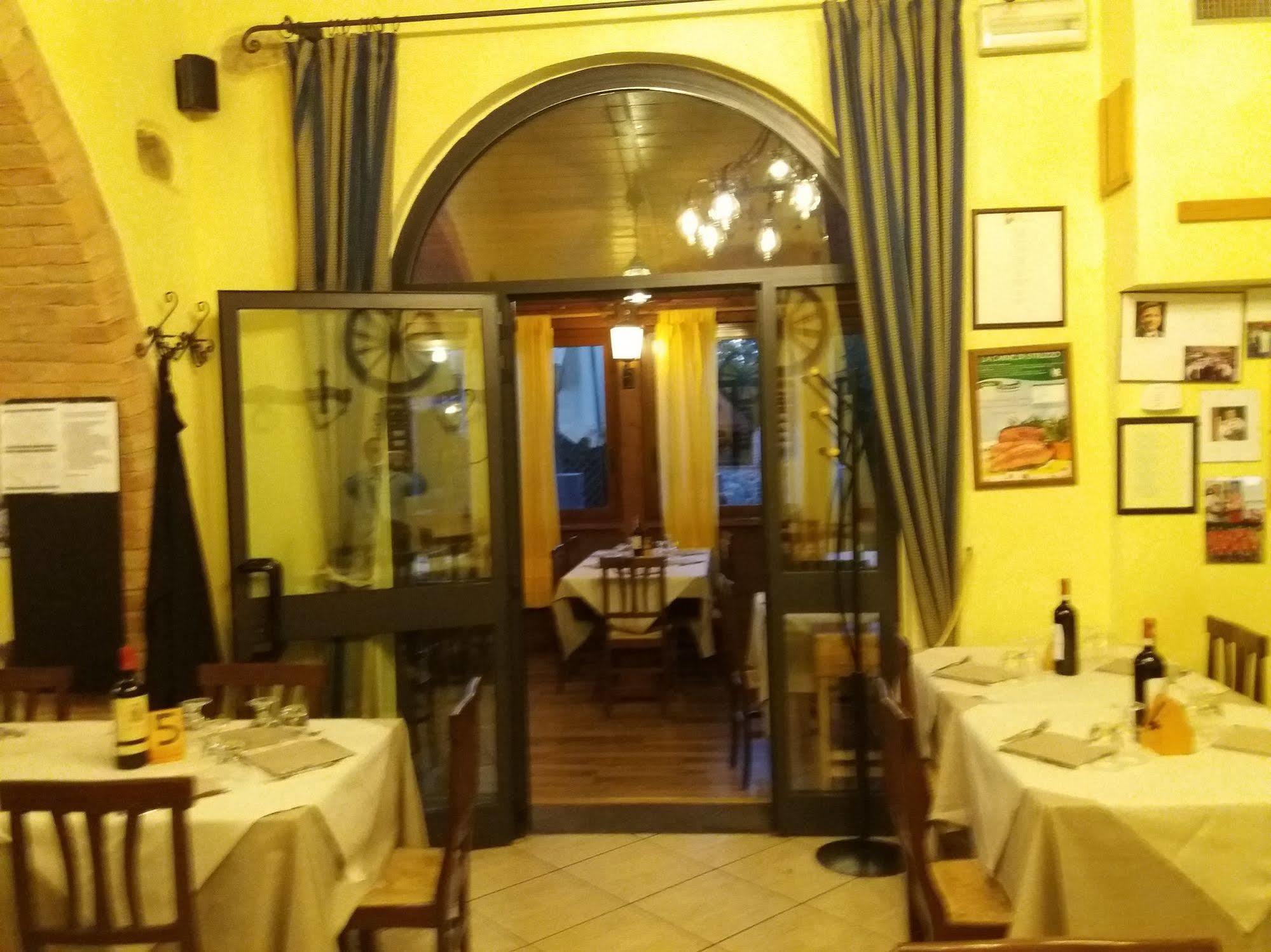 Aparthotel Oasi Del Grillo Castelnuovo Berardenga Exteriér fotografie