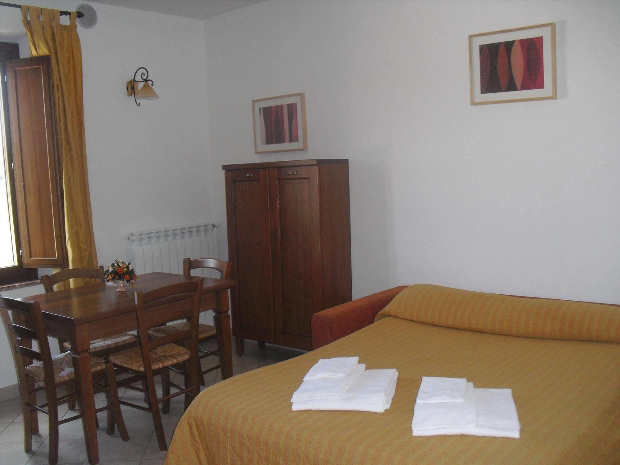 Aparthotel Oasi Del Grillo Castelnuovo Berardenga Exteriér fotografie