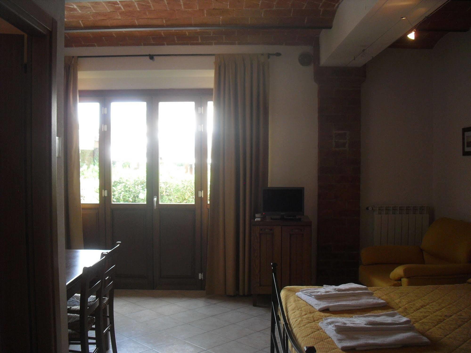 Aparthotel Oasi Del Grillo Castelnuovo Berardenga Exteriér fotografie